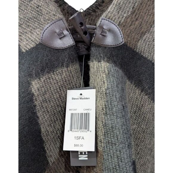 Steve Madden Mondrian Colorblocked Capelack Black & Gray Poncho OSFM NWT - Picture 5 of 6